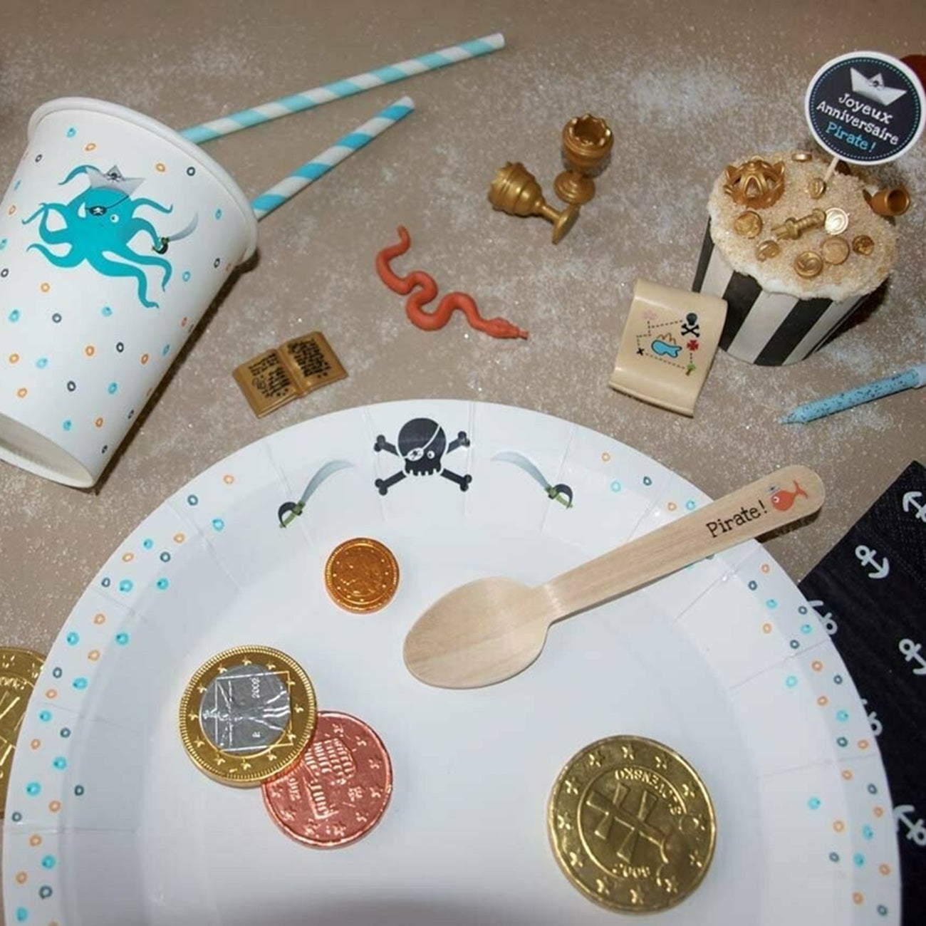 Transfert à sec pirate - 88 pièces - de 1,2 à 6 cm