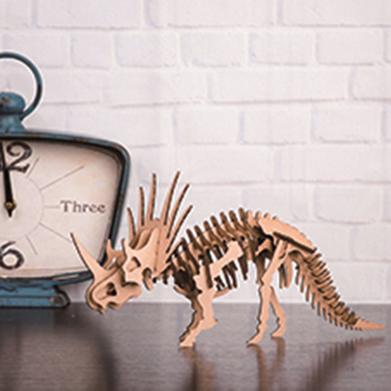 Maquette Tricératops 3D en carton montée – dinosaure décoratif. Canocea France