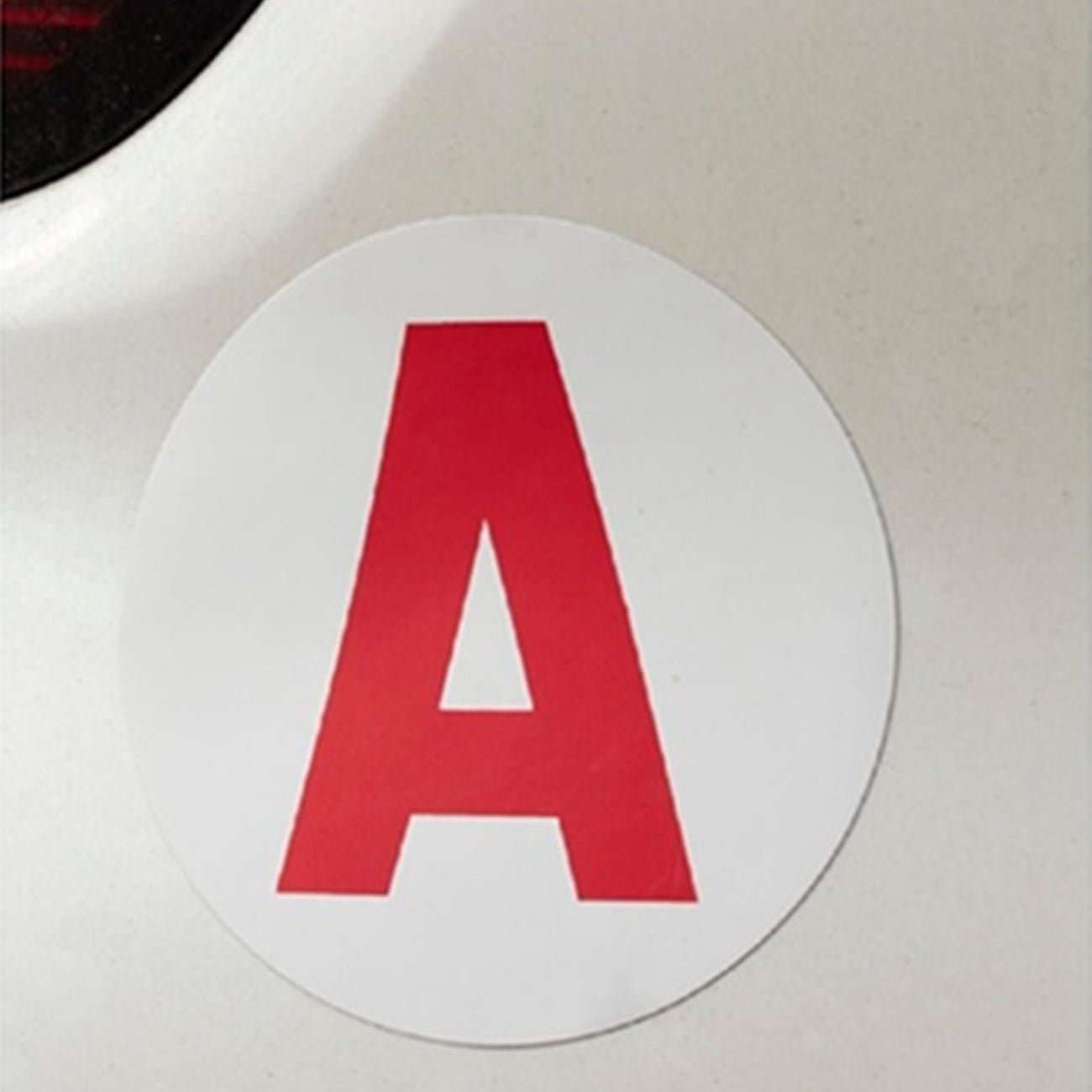 Disque "a" jeune conducteur qui se colle facilement à l'arrière du véhicule. Canocea France