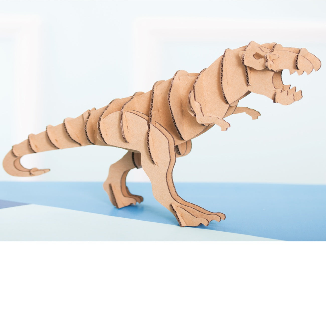 Maquette Tyrannosaure 3D en carton montée – dinosaure décoratif. Canocea France