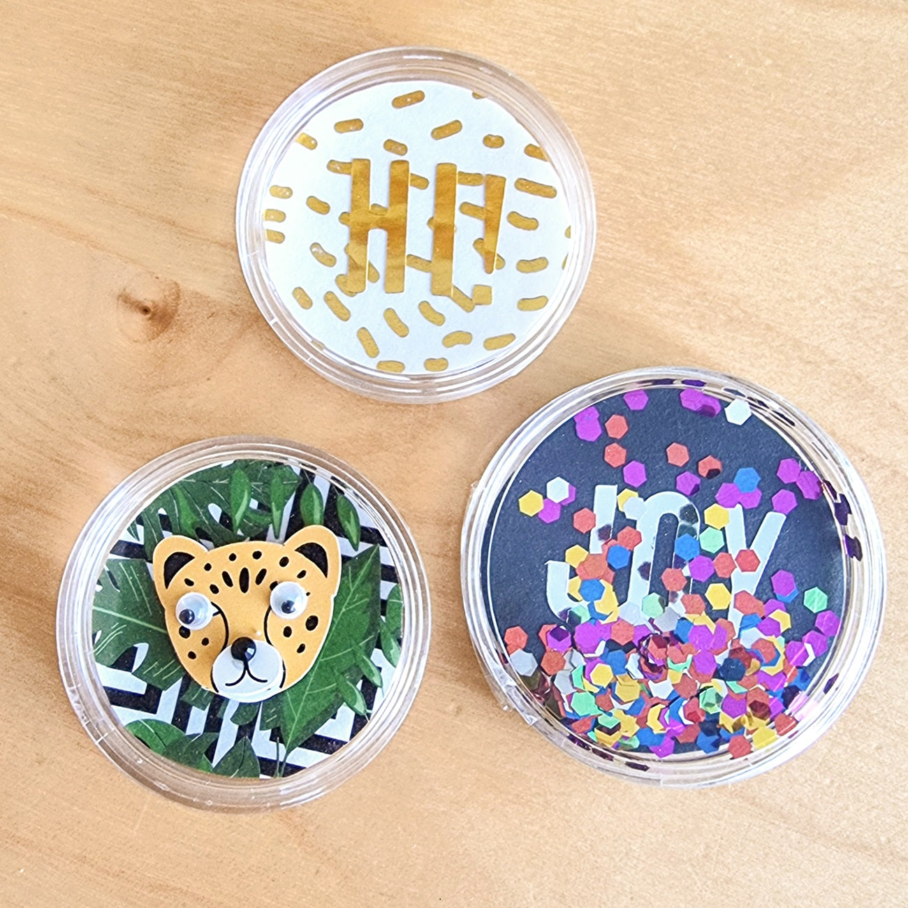 Magnet acrylique rond 3,8 cm personnalisable. Canocea France